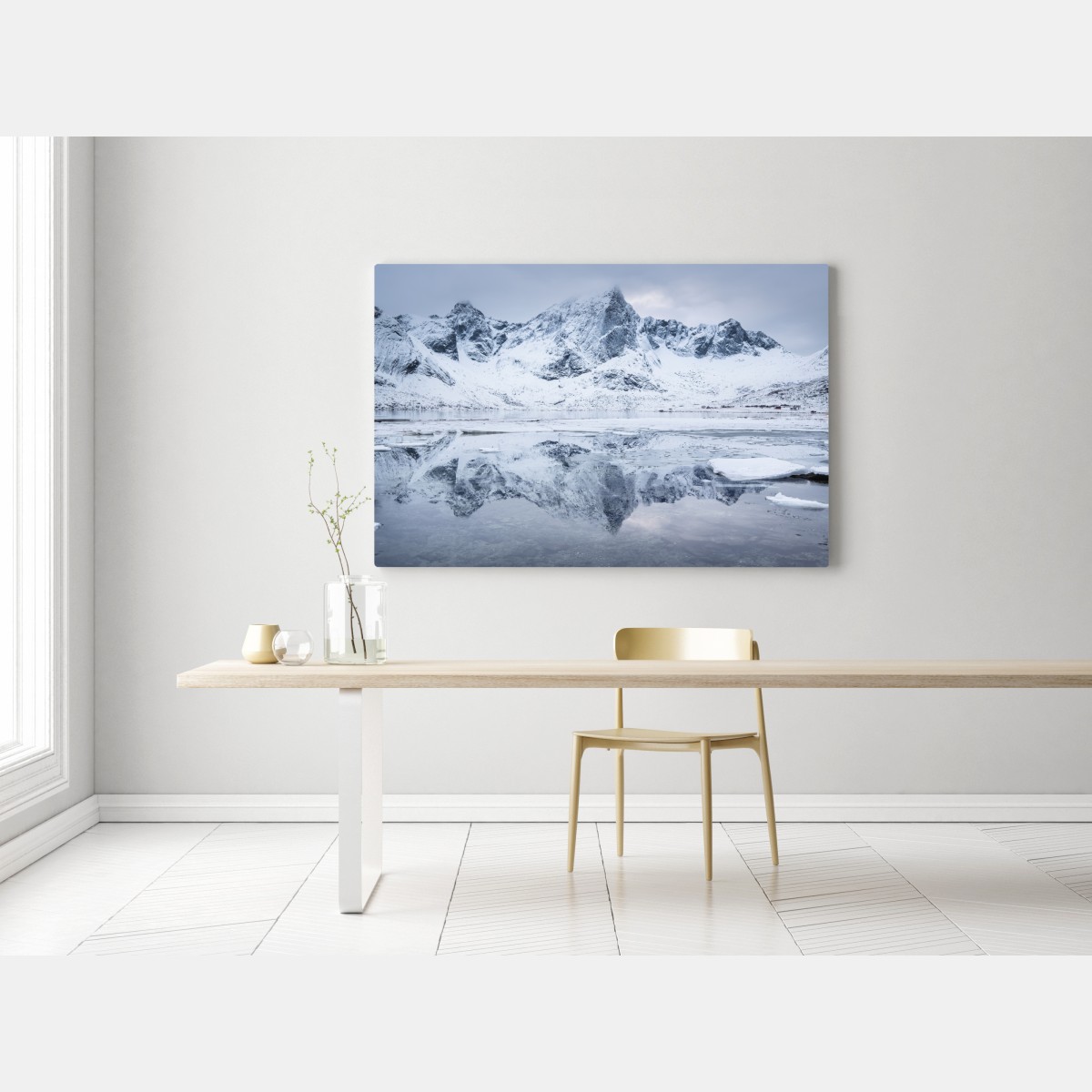 Leinwandbild verschneite bergspiegelung in Norwegen – Wallnifity® Leinwandbild verschneite bergspiegelung in Norwegen – Wallnifity®