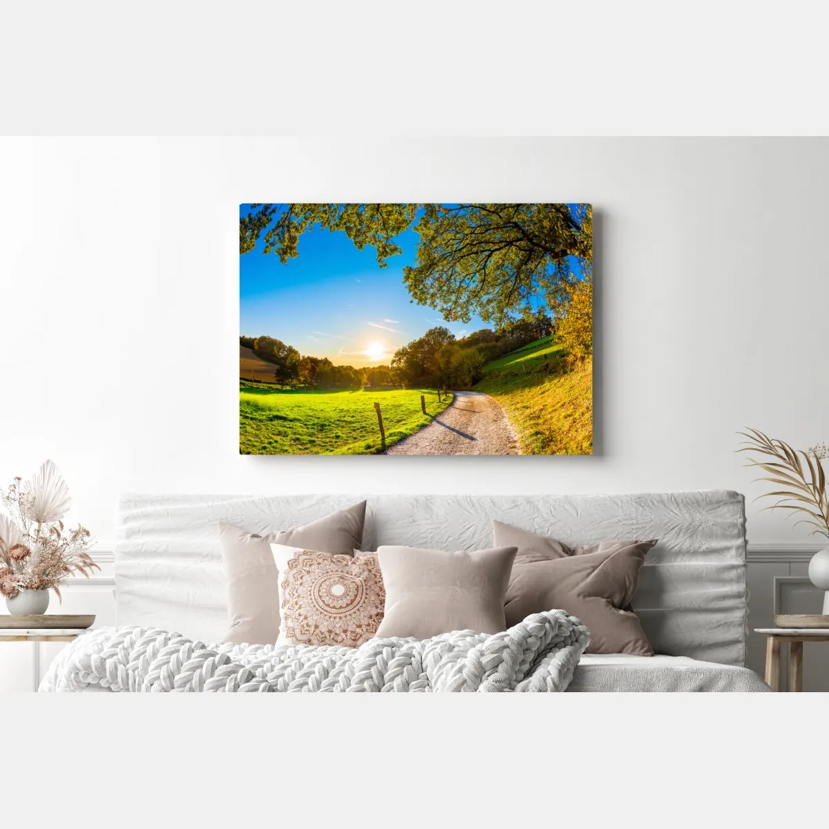 Leinwandbild sonnenbeschienene wiese mit landweg bei sonnenuntergang – Wallnifity® Leinwandbild sonnenbeschienene wiese mit landweg bei sonnenuntergang – Wallnifity®
