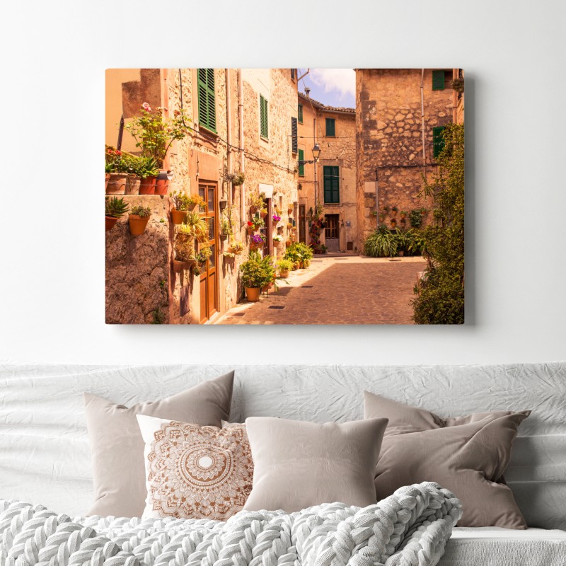 Leinwandbild sonnige mediterrane gasse mit blumentöpfen – Wallnifity® Leinwandbild sonnige mediterrane gasse mit blumentöpfen – Wallnifity®