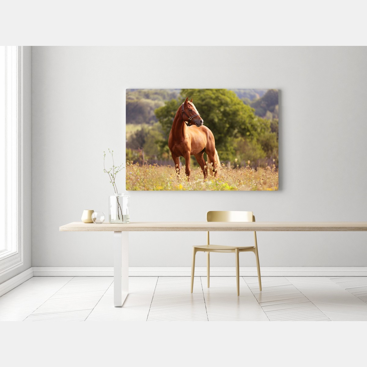 Leinwandbild majestätisches kastanienbraunes pferd auf sommerlicher wiese – Wallnifity® Leinwandbild majestätisches kastanienbraunes pferd auf sommerlicher wiese – Wallnifity®