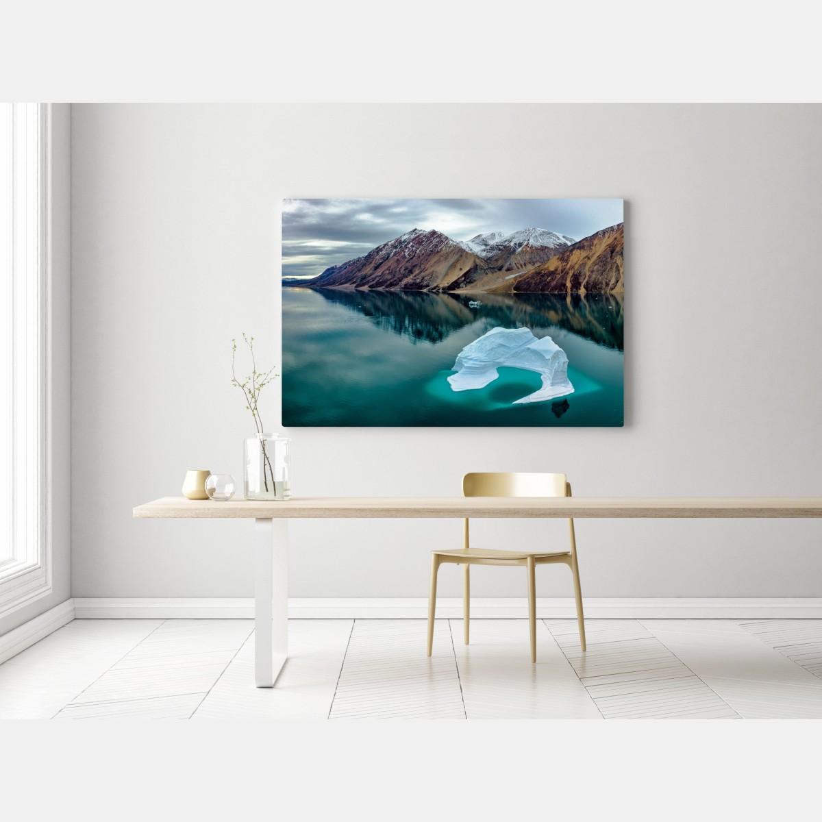 Leinwandbild eisberg und bergreflexionen in türkisfarbenem wasser – Wallnifity® Leinwandbild eisberg und bergreflexionen in türkisfarbenem wasser – Wallnifity®