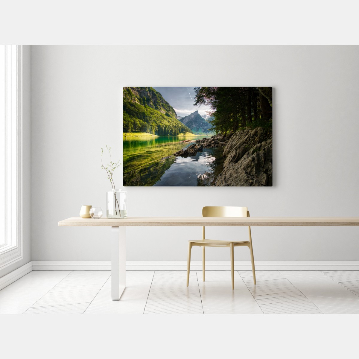 Leinwandbild ruhiger bergsee mit spiegelungen im wald – Wallnifity® Leinwandbild ruhiger bergsee mit spiegelungen im wald – Wallnifity®