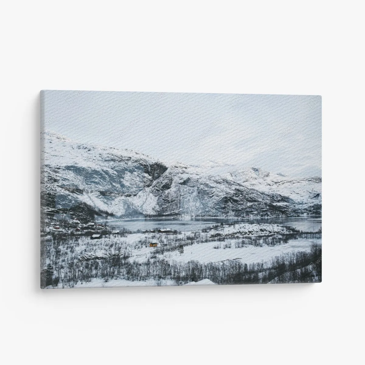 Leinwandbild ruhige winterliche berglandschaft über zugefrorenem see – Wallnifity® Leinwandbild ruhige winterliche berglandschaft über zugefrorenem see – Wallnifity®