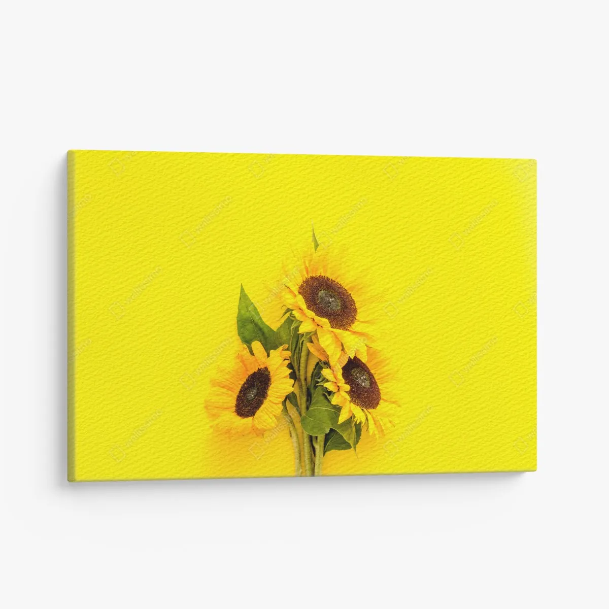 Leinwandbild leuchtender sonnenblumenstrauß auf gelbem hintergrund – Wallnifity® Leinwandbild leuchtender sonnenblumenstrauß auf gelbem hintergrund – Wallnifity®