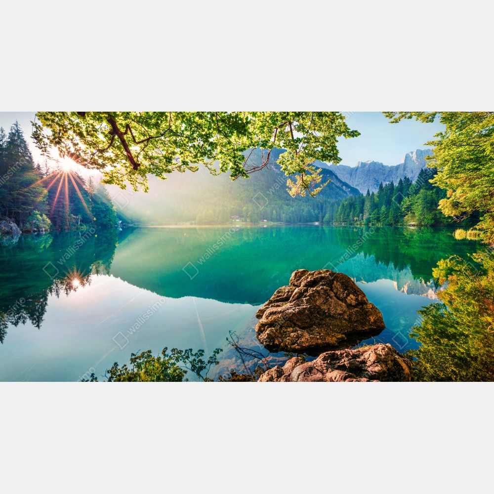 Leinwandbild morgendliche szene am Fusine-see mit Mangart – Wallnifity®