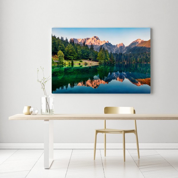 Leinwandbild ruhiger morgen am Fusine See, Julische Alpen – Wallnifity® Leinwandbild ruhiger morgen am Fusine See, Julische Alpen – Wallnifity®