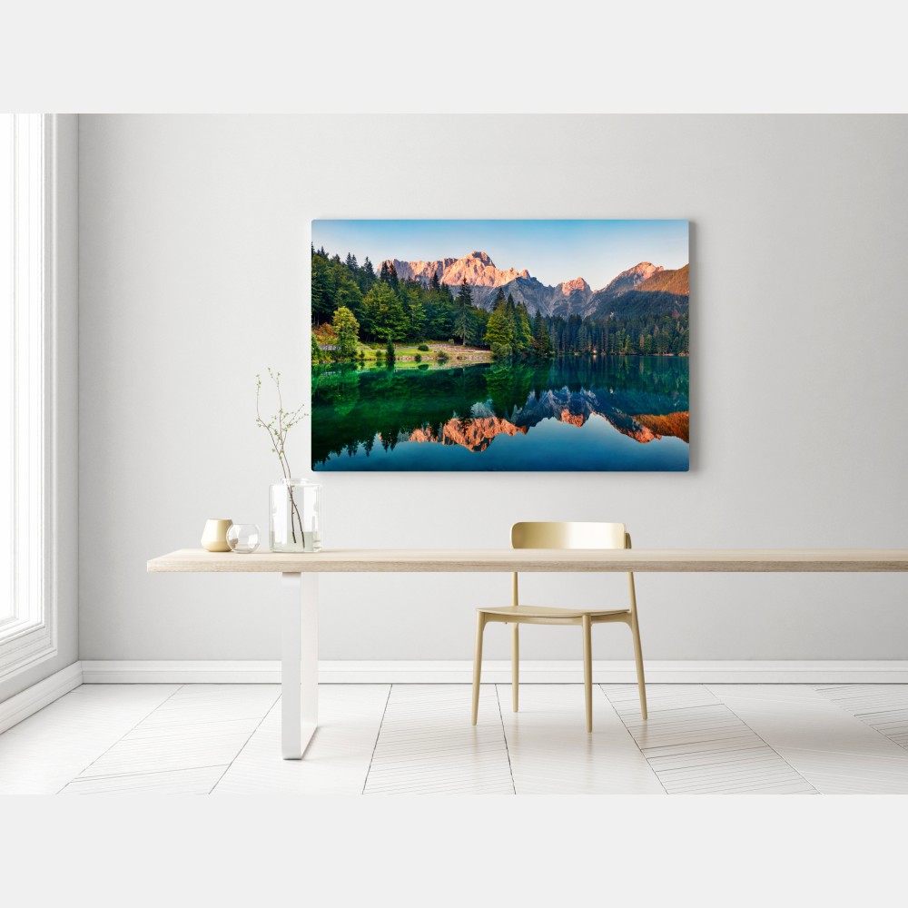Leinwandbild ruhiger morgen am Fusine See, Julische Alpen – Wallnifity® Leinwandbild ruhiger morgen am Fusine See, Julische Alpen – Wallnifity®