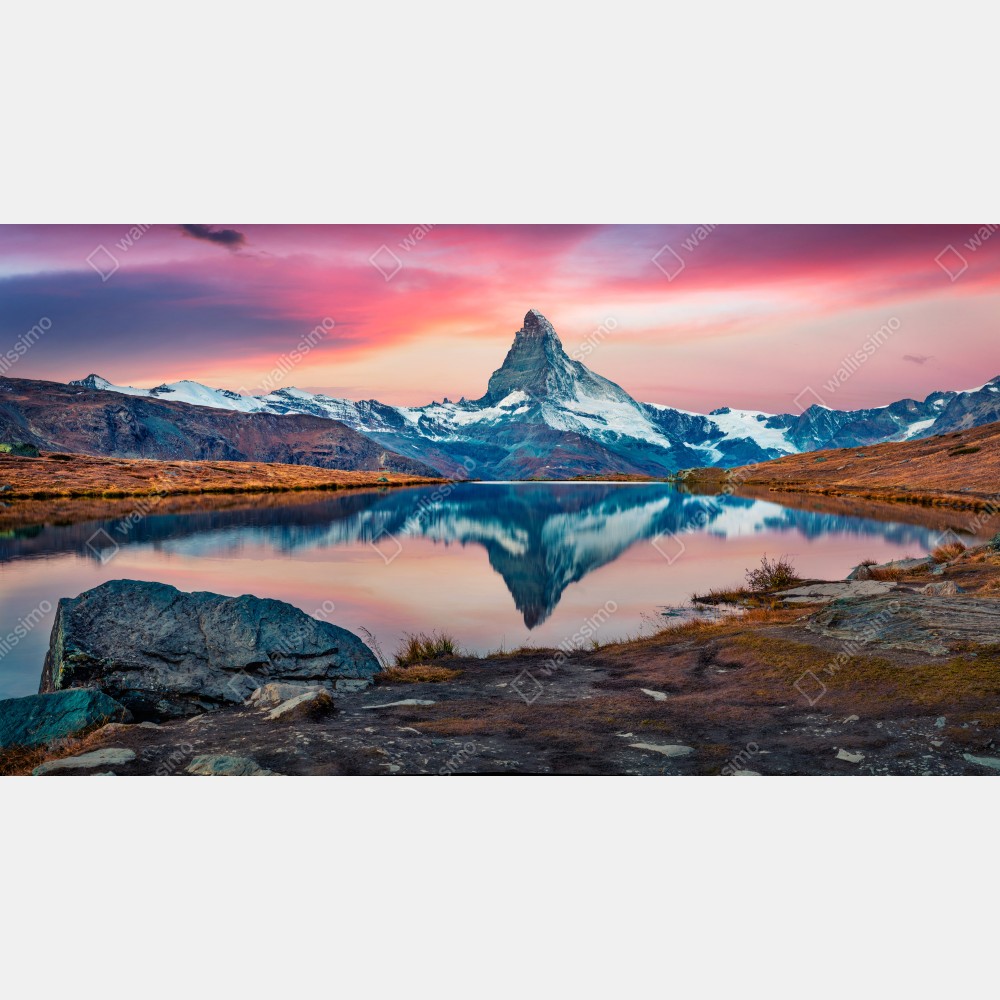 Leinwandbild majestätisches Matterhorn spiegelt sich im Stellisee – Wallnifity® Leinwandbild majestätisches Matterhorn spiegelt sich im Stellisee – Wallnifity®