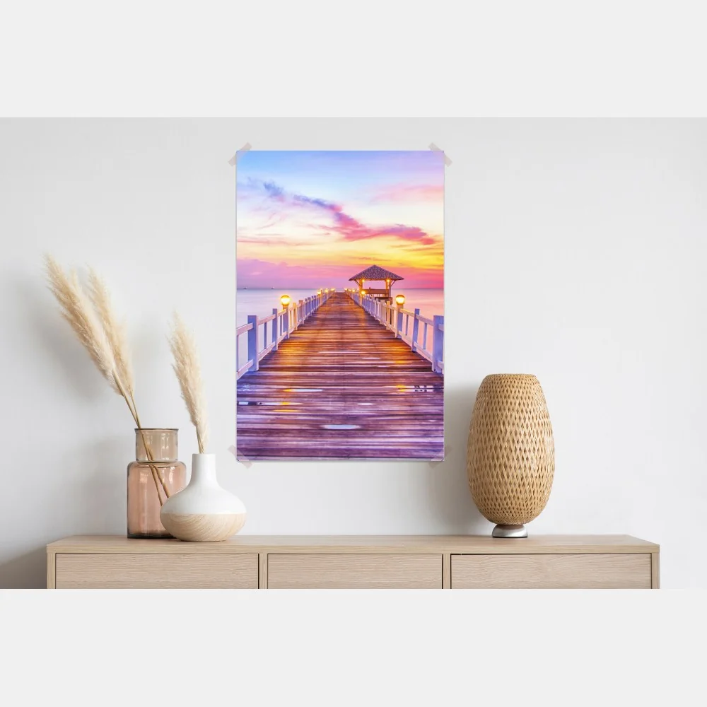 Poster sonnenuntergang am steg zum ruhigen horizont – Wallnifity® Poster sonnenuntergang am steg zum ruhigen horizont – Wallnifity®