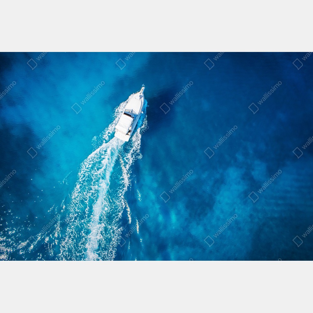 Poster jacht über dem kristallblauen ozean – Wallnifity® Poster jacht über dem kristallblauen ozean – Wallnifity®