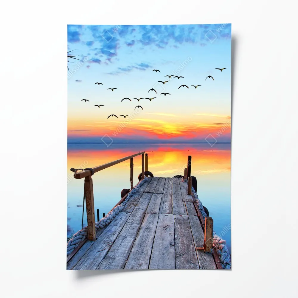 Poster steg bei sonnenuntergang über ruhigem see – Wallnifity® Poster steg bei sonnenuntergang über ruhigem see – Wallnifity®