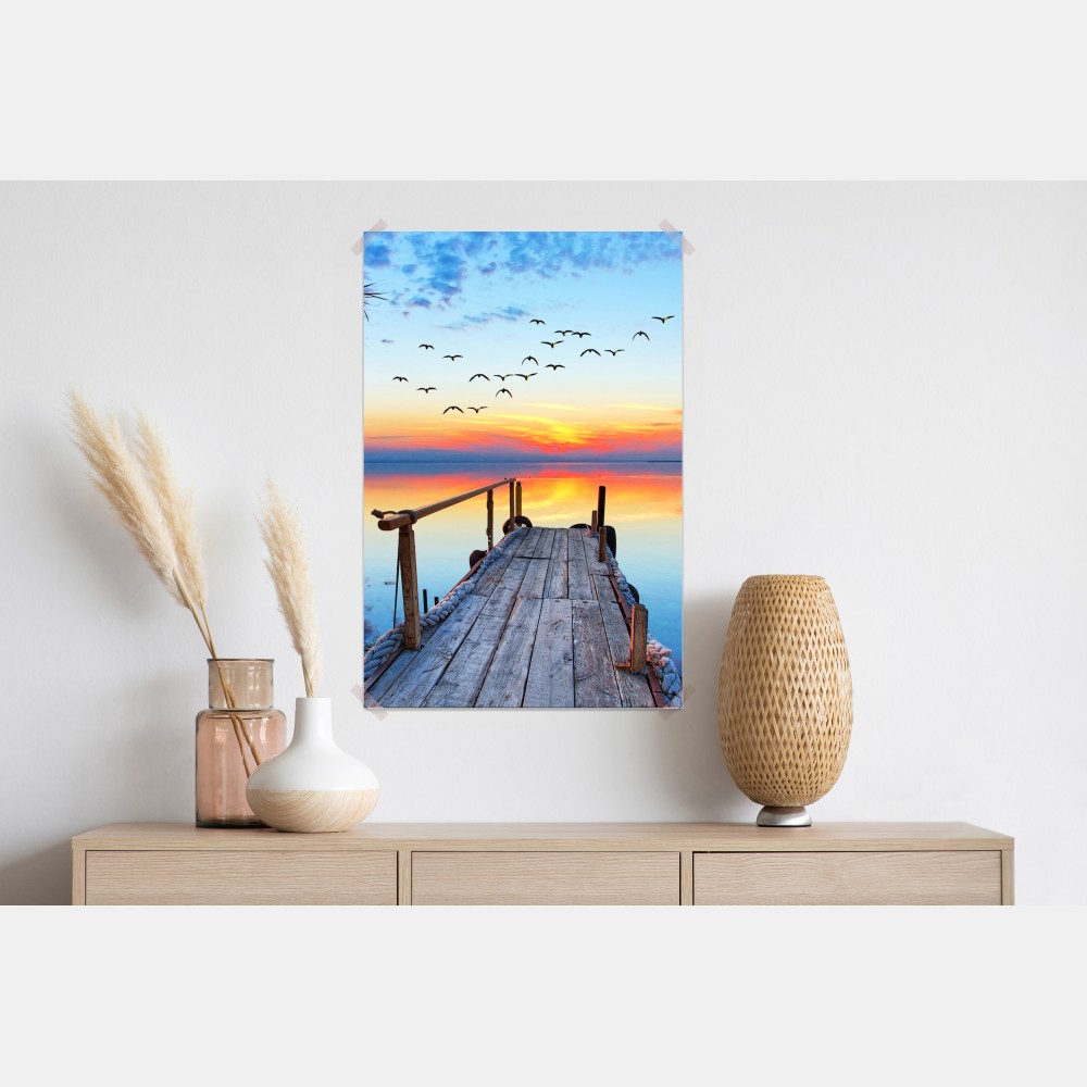 Poster steg bei sonnenuntergang über ruhigem see – Wallnifity® Poster steg bei sonnenuntergang über ruhigem see – Wallnifity®