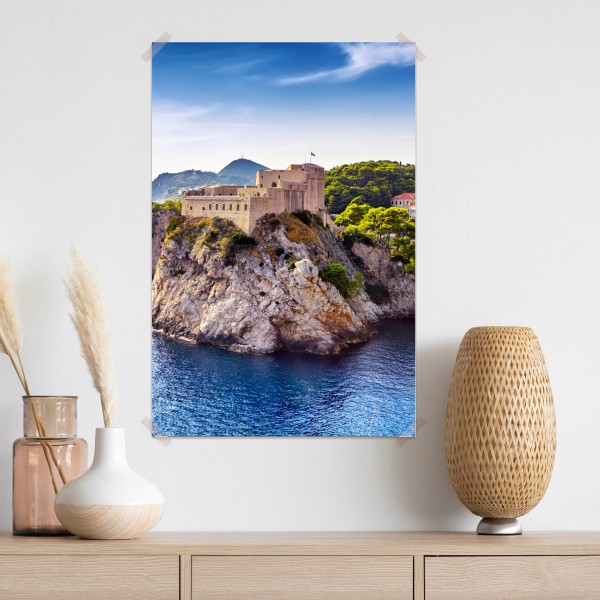 Poster Dubrovnik küstenfestung auf felsigen klippen – Wallnifity® Poster Dubrovnik küstenfestung auf felsigen klippen – Wallnifity®