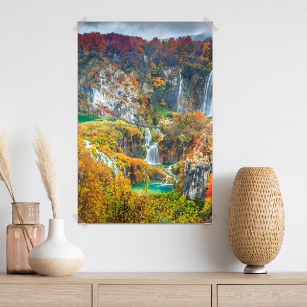 Poster herbstliche wasserfälle in einem farbenfrohen wald – Wallnifity® Poster herbstliche wasserfälle in einem farbenfrohen wald – Wallnifity®