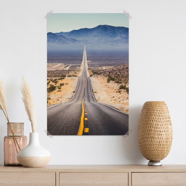 Poster endlose wüstenstraße in die berge – Wallnifity®
