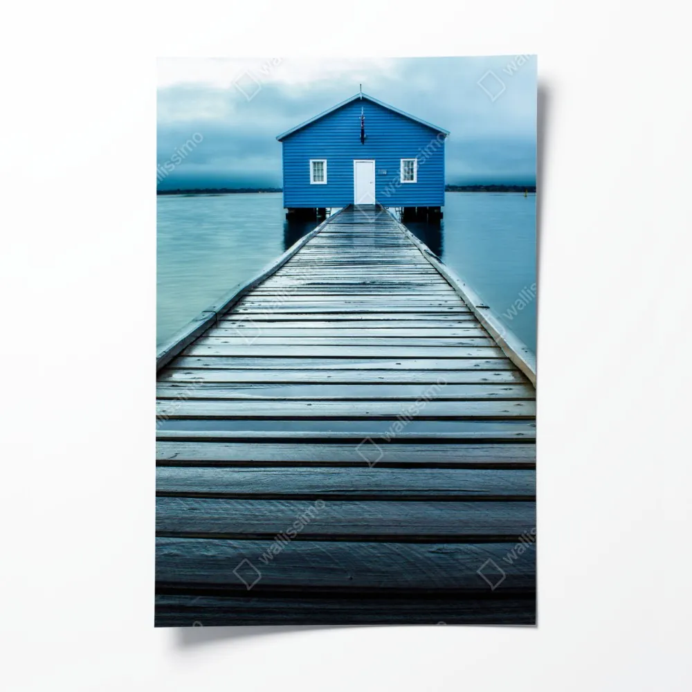 Poster blaues bootshaus am ende des stegs – Wallnifity® Poster blaues bootshaus am ende des stegs – Wallnifity®