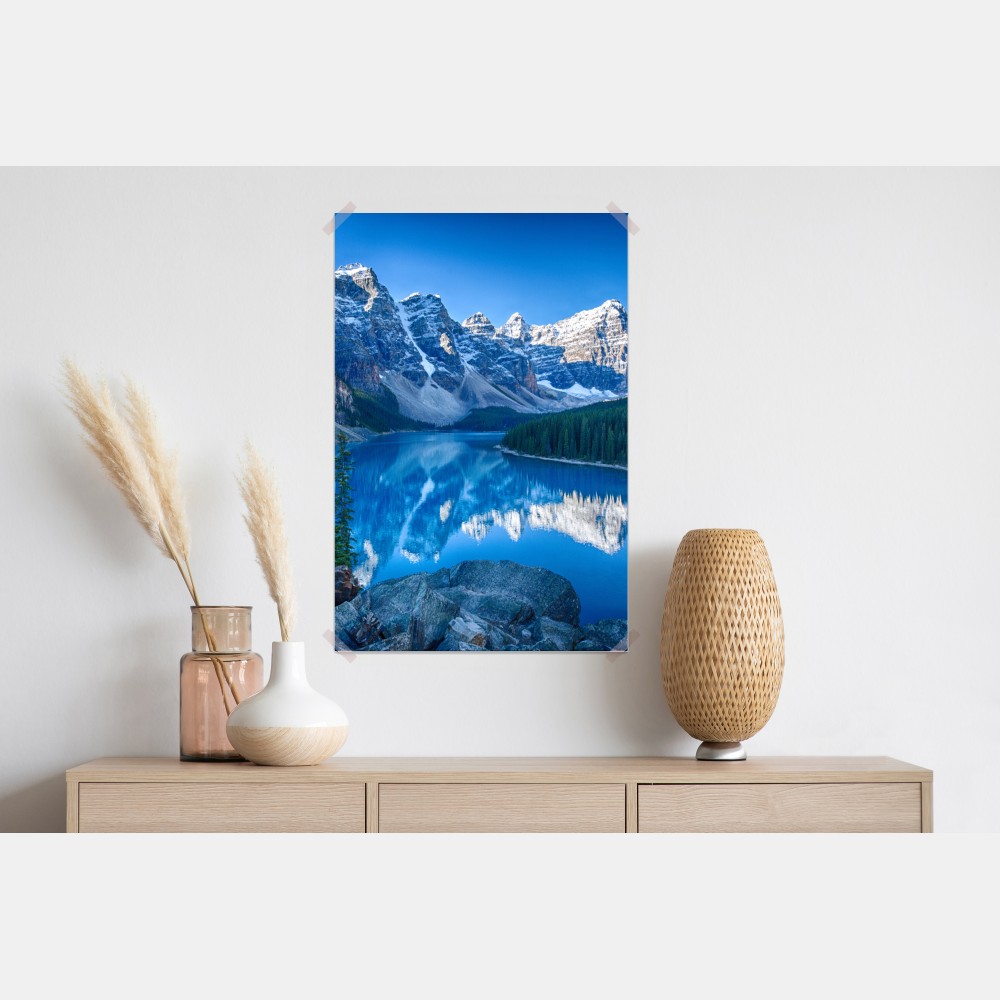 Poster ruhiger bergsee mit spiegelung – Wallnifity®