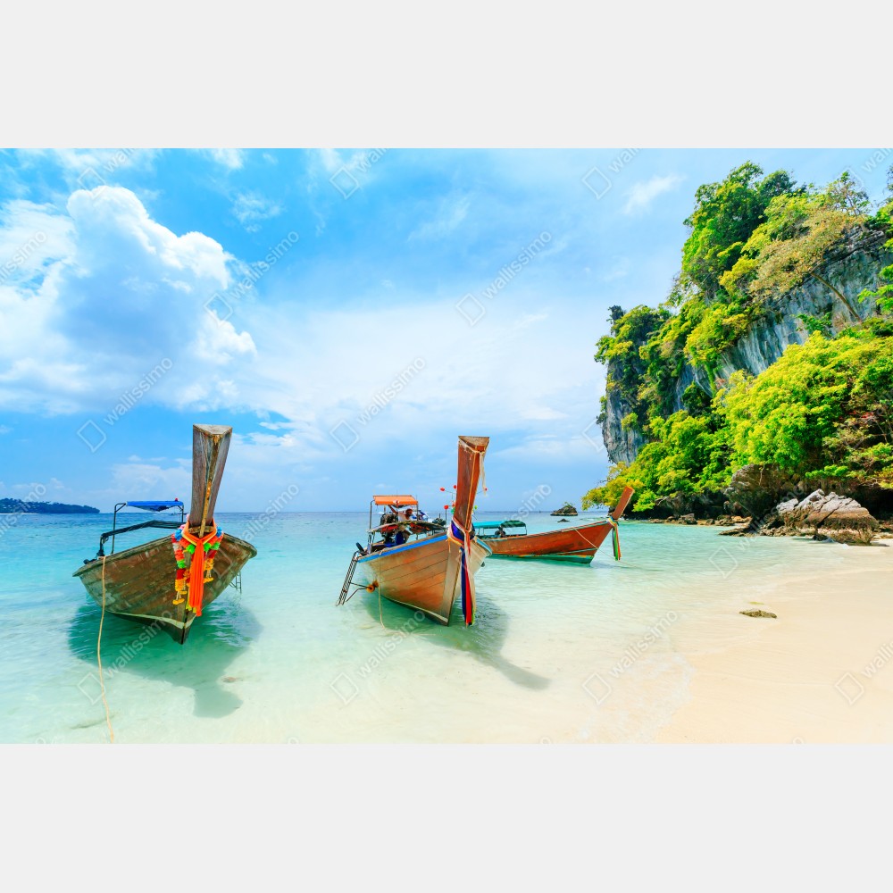 Poster longtail-boote am türkisfarbenen strand von Phuket – Wallnifity® Poster longtail-boote am türkisfarbenen strand von Phuket – Wallnifity®