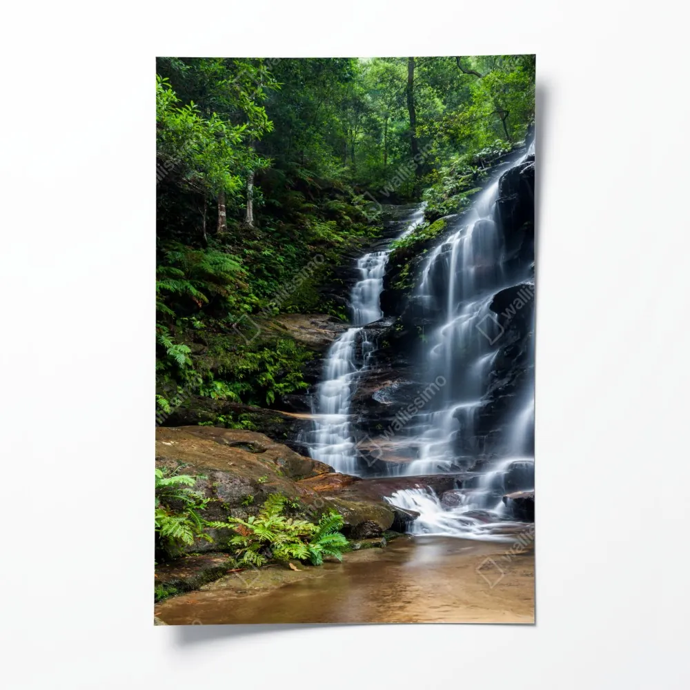 Poster ruhiger wasserfall im wald – Wallnifity® Poster ruhiger wasserfall im wald – Wallnifity®