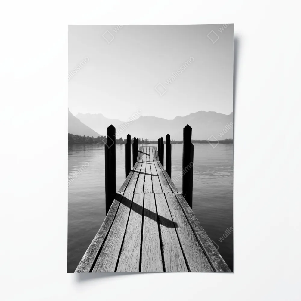 Poster ruhiger steg am see in schwarzweiß – Wallnifity® Poster ruhiger steg am see in schwarzweiß – Wallnifity®