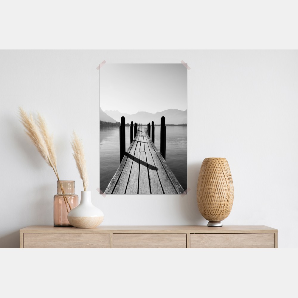 Poster ruhiger steg am see in schwarzweiß – Wallnifity® Poster ruhiger steg am see in schwarzweiß – Wallnifity®