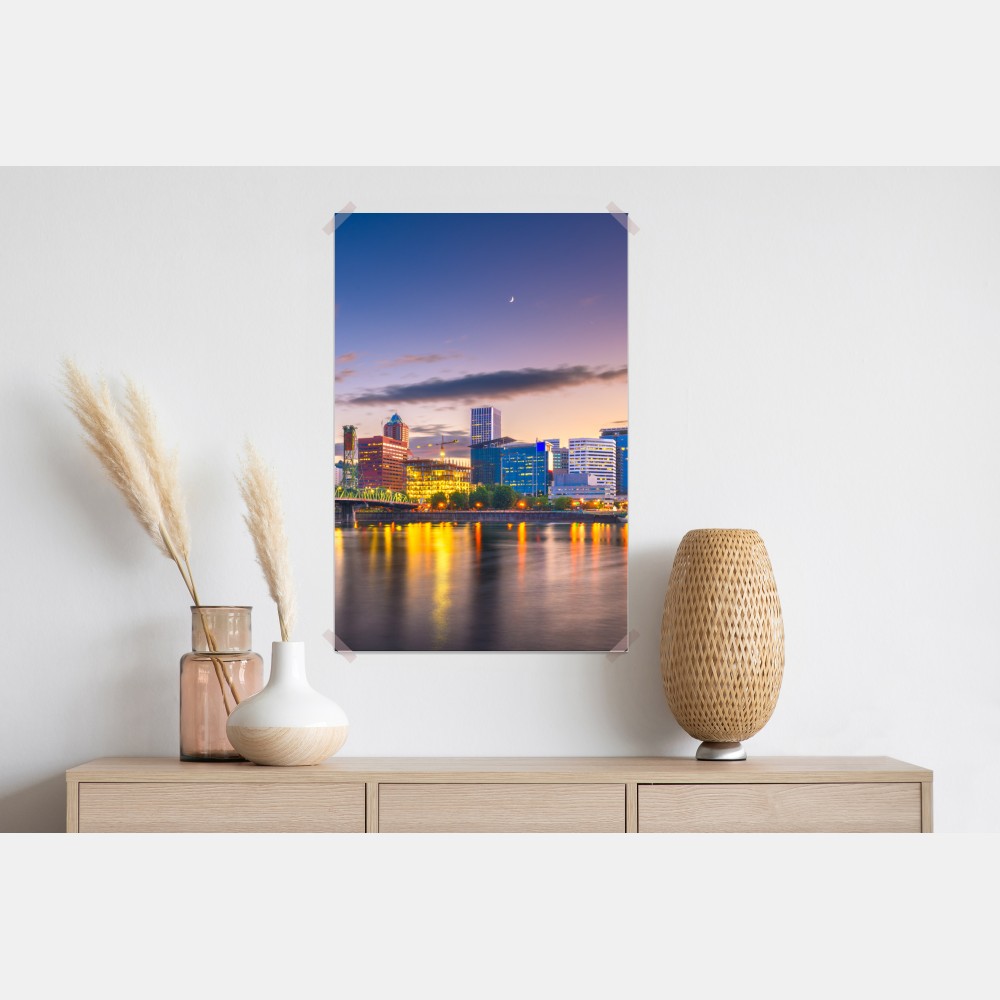 Poster Portland skyline in der dämmerung über dem Willamette – Wallnifity® Poster Portland skyline in der dämmerung über dem Willamette – Wallnifity®