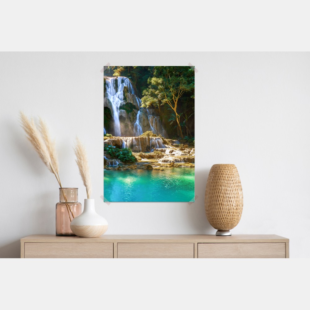 Poster türkisfarbener wasserfall im üppigen wald – Wallnifity®