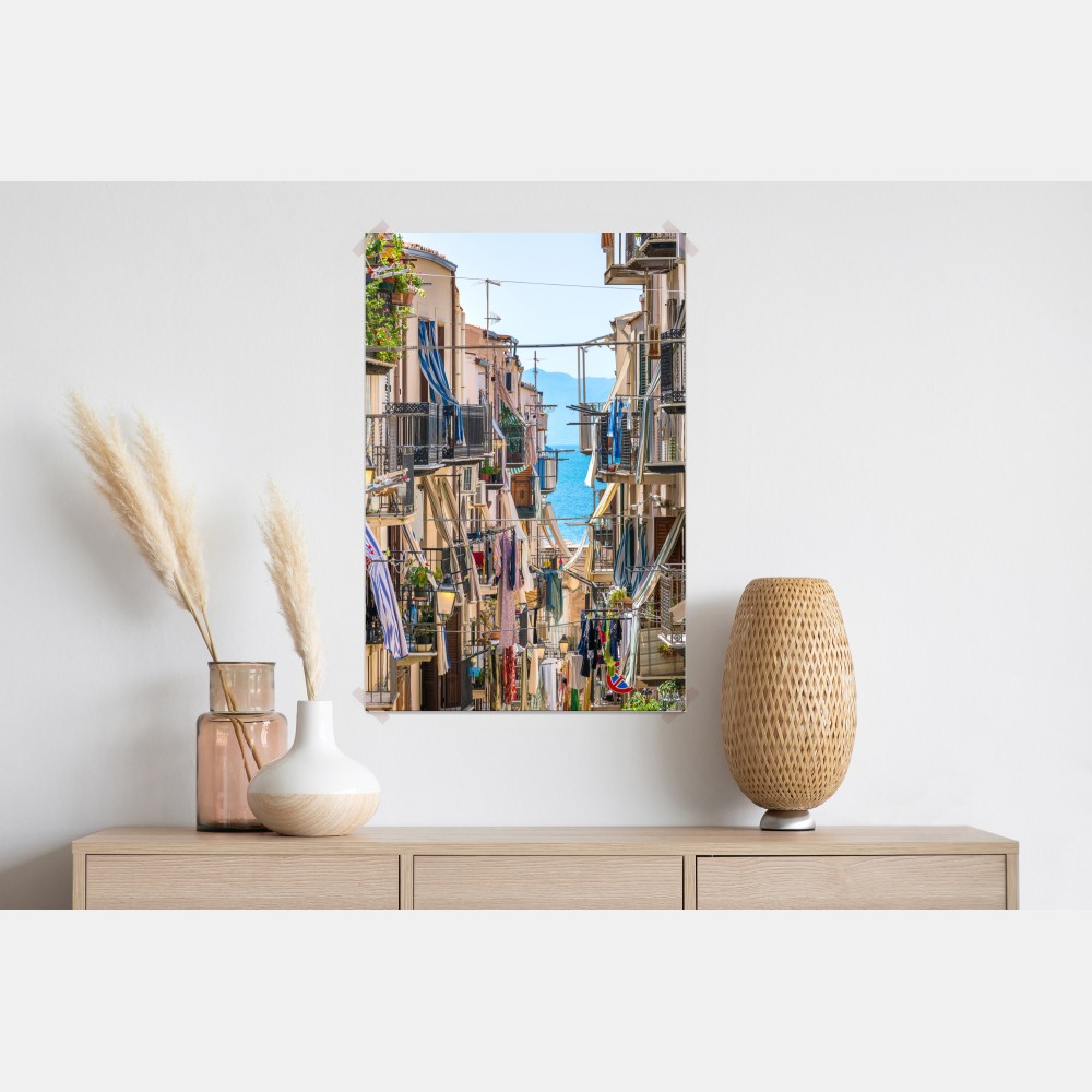 Poster sonnige gasse mit meerblick und balkonen – Wallnifity® Poster sonnige gasse mit meerblick und balkonen – Wallnifity®