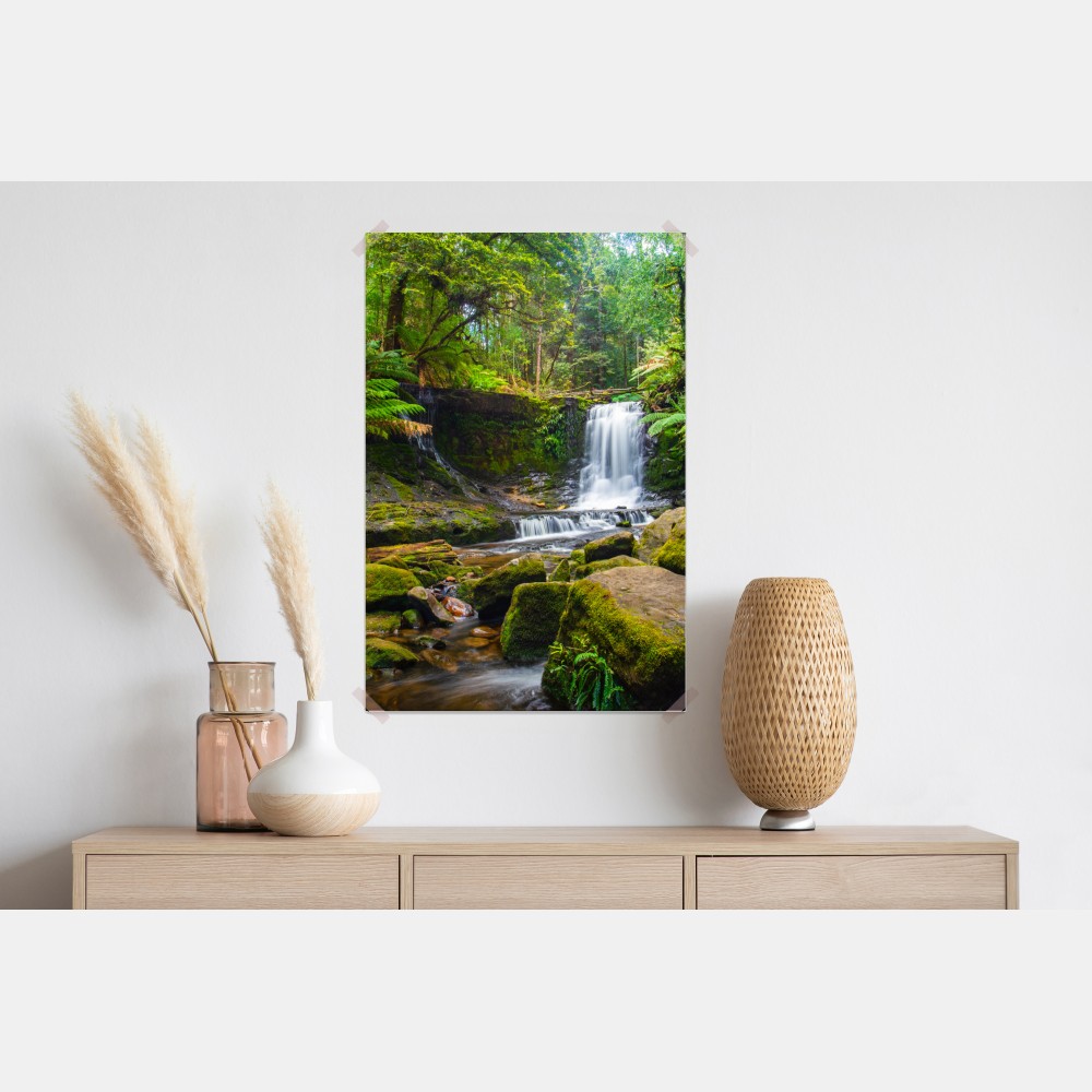 Poster üppiger waldwasserfall – Wallnifity® Poster üppiger waldwasserfall – Wallnifity®