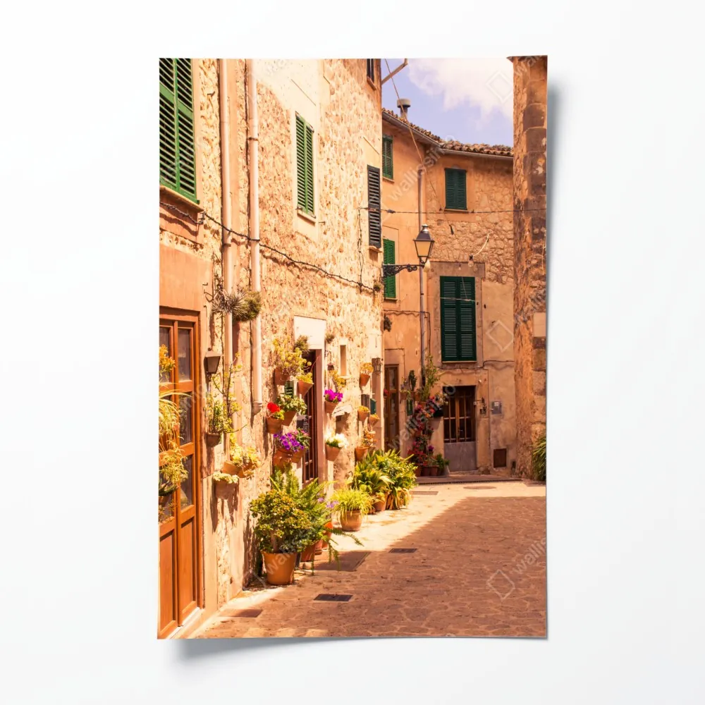Poster sonnige mediterrane gasse mit blumentöpfen – Wallnifity® Poster sonnige mediterrane gasse mit blumentöpfen – Wallnifity®