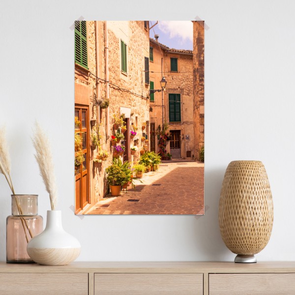 Poster sonnige mediterrane gasse mit blumentöpfen – Wallnifity® Poster sonnige mediterrane gasse mit blumentöpfen – Wallnifity®