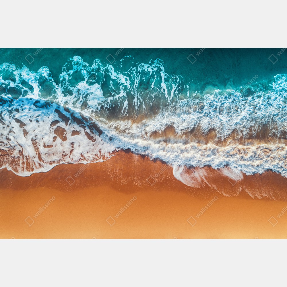 Poster luftaufnahme türkisfarbener wellen an einem sandstrand – Wallnifity® Poster luftaufnahme türkisfarbener wellen an einem sandstrand – Wallnifity®