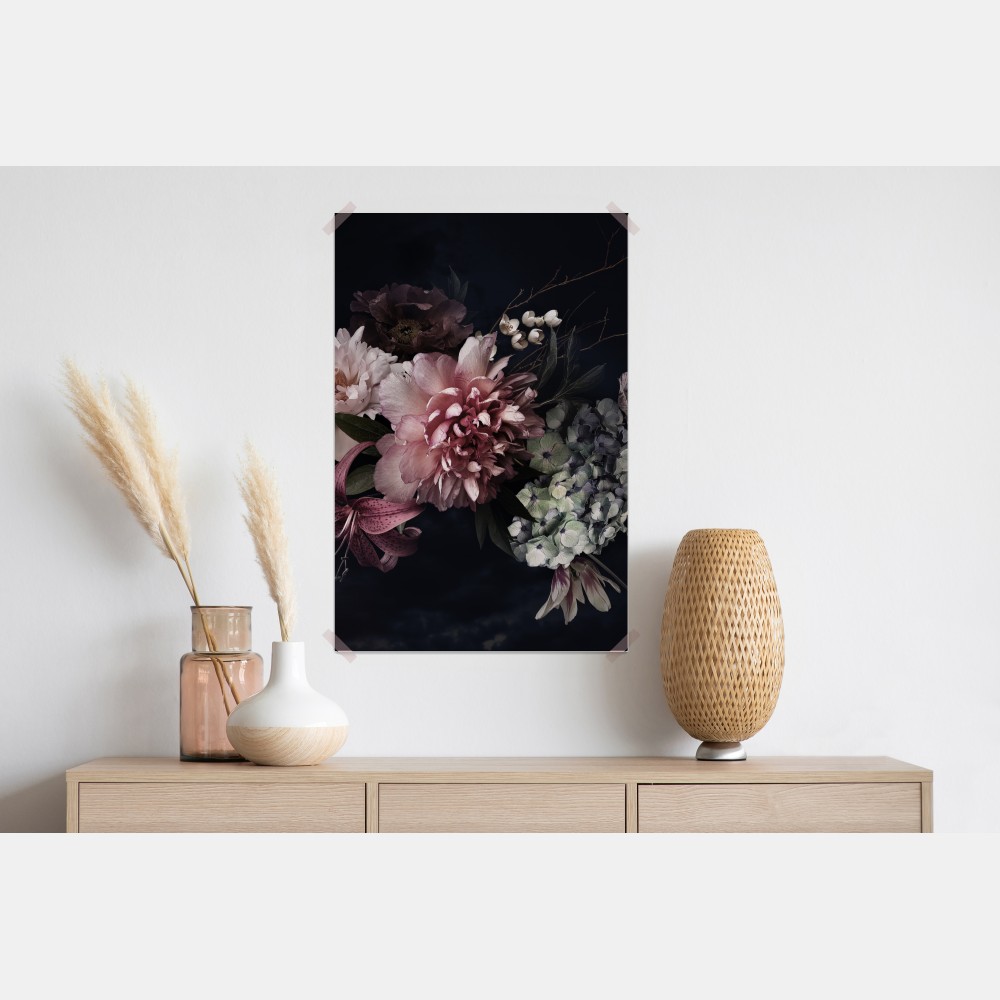 Poster düsterer pfingstrosen- und hortensienstrauß – Wallnifity® Poster düsterer pfingstrosen- und hortensienstrauß – Wallnifity®