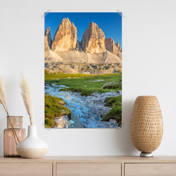 Poster Tre Cime di Lavaredo über der alpenwiese – Wallnifity® Poster Tre Cime di Lavaredo über der alpenwiese – Wallnifity®