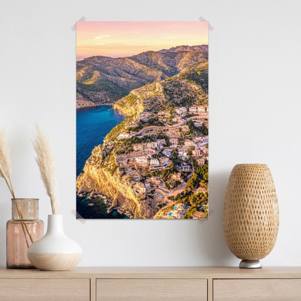 Poster sonnenuntergang über küstenlandschaft mit dorf am kliff – Wallnifity® Poster sonnenuntergang über küstenlandschaft mit dorf am kliff – Wallnifity®