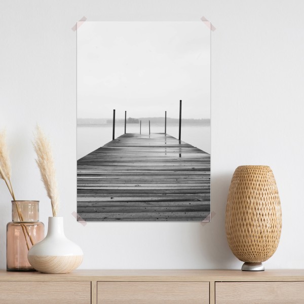 Poster nebliger steg am see in monochrom – Wallnifity® Poster nebliger steg am see in monochrom – Wallnifity®